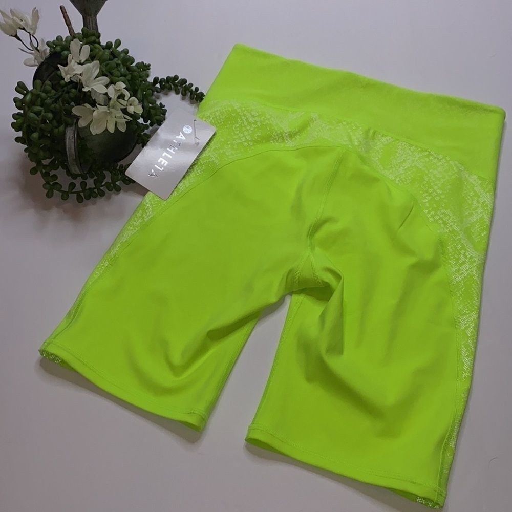 ‎Athleta Stay Fly Reflective Compression 9" Shorts - Picture 8 of 13